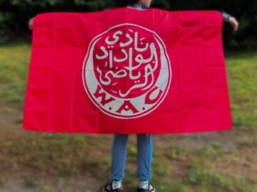 Al Wydad SC Body Flag – Wearable Soccer Fan Banner in Red & White – Moroccan Football Club Supporters Gear – Stadium, Game Day & Celebration Accessory