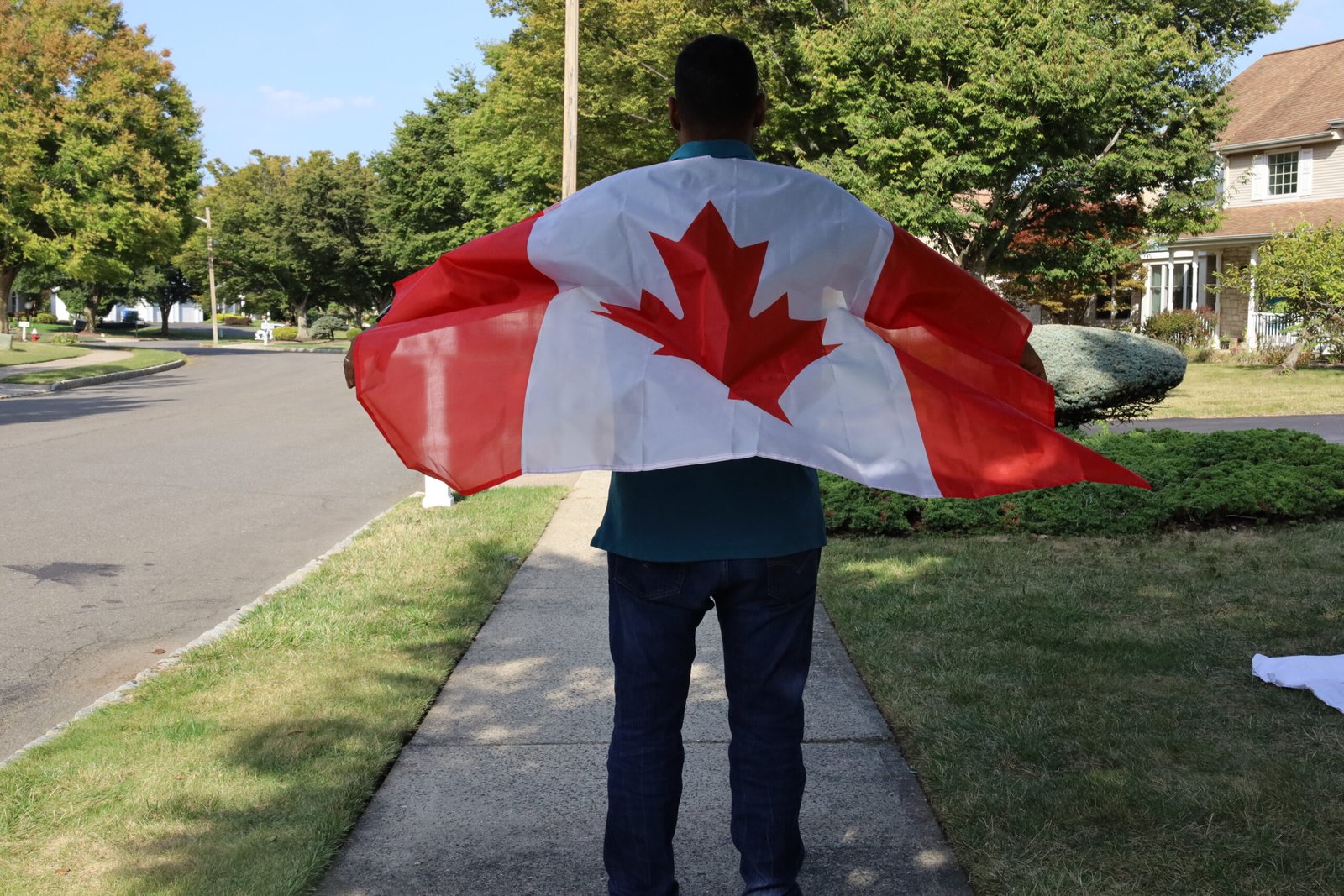 Canada National Flag Shoulder Body Cape, 3 x 5 Feet, Lightweight Polyester, Double Sided, with Arm Sleeves, Soccer Fans USA (Canada) - Image 5
