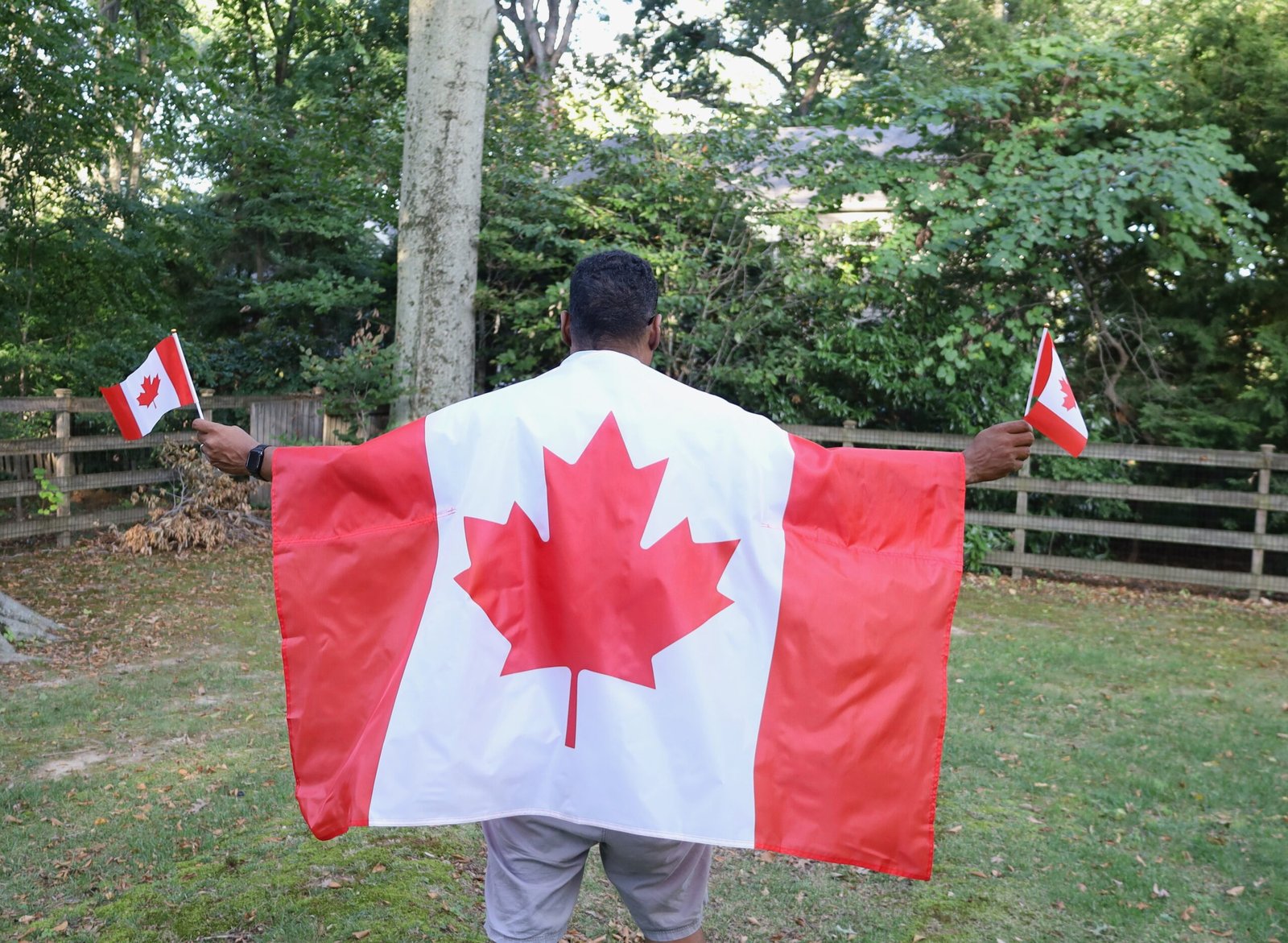 Canada National Flag Shoulder Body Cape, 3 x 5 Feet, Lightweight Polyester, Double Sided, with Arm Sleeves, Soccer Fans USA (Canada) - Image 7
