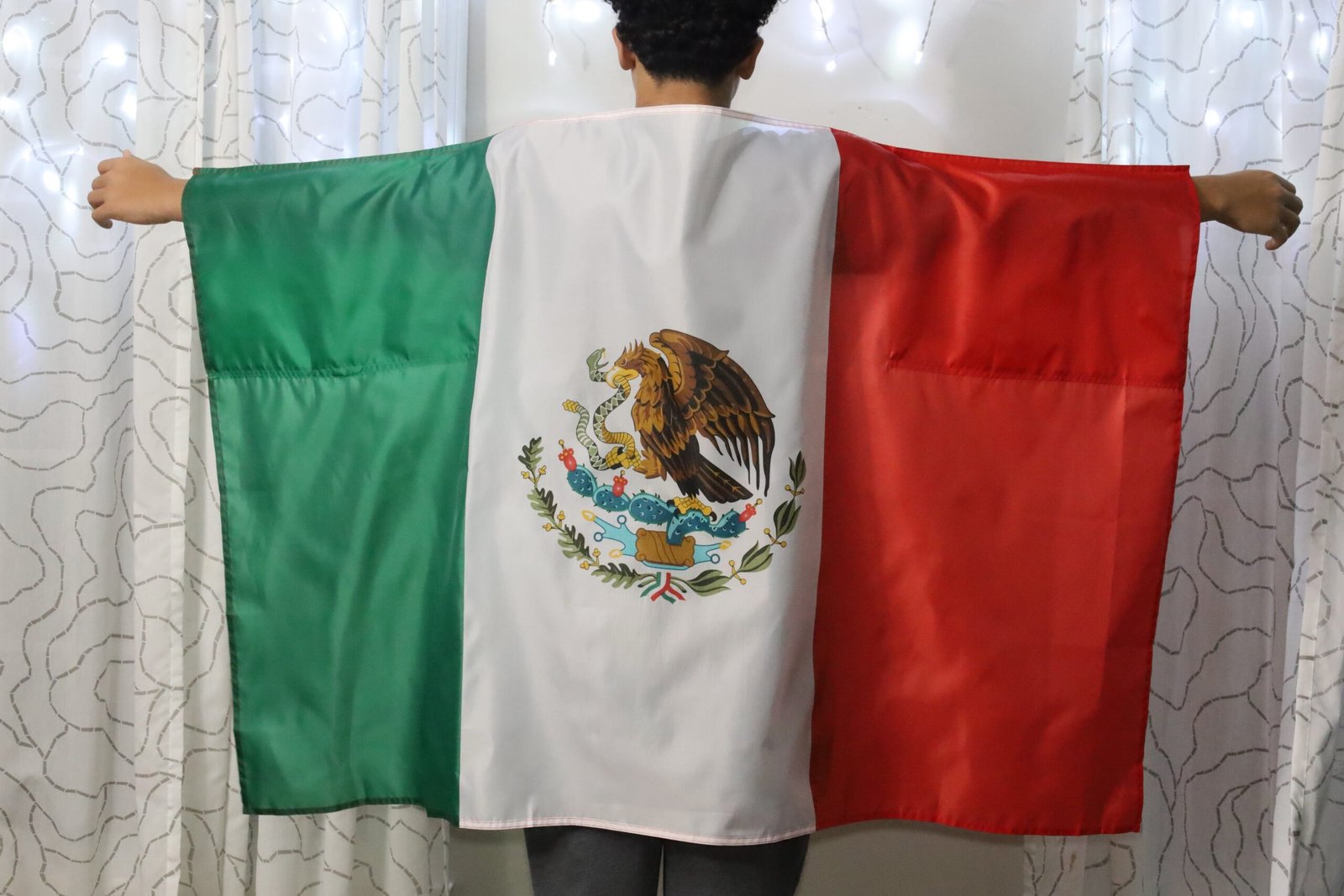MEXICO National Flag Shoulder Body Cape, 3 x 5 Feet, Lightweight Polyester, Double Sided, with Arm Sleeves, (Mexico) - Image 7