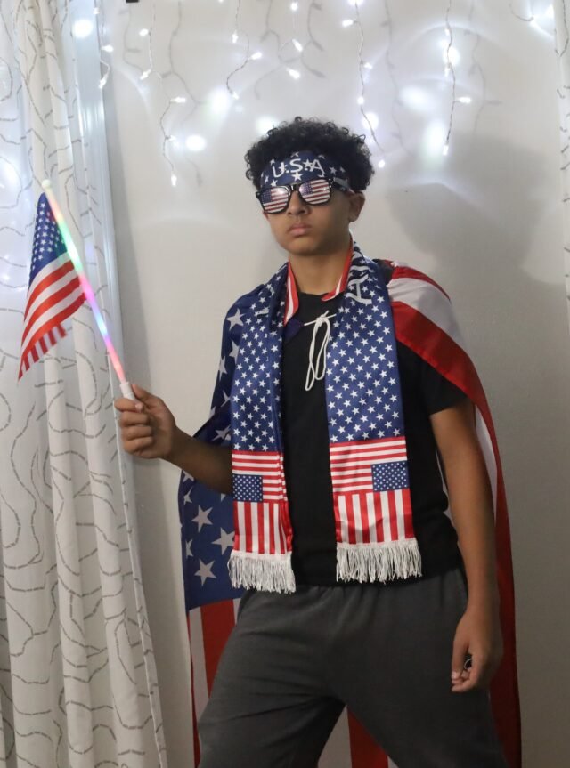 USA Fan Bundle, cape, body flag, scarf, headband, sunglasses and LED flag